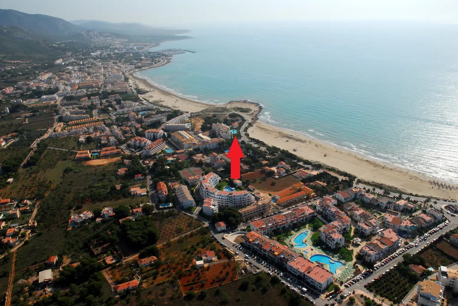 Vue aérienne de la côte sud d'Alcossebre avec l'emplacement de la résidence Casablanca près de la plage Romana
