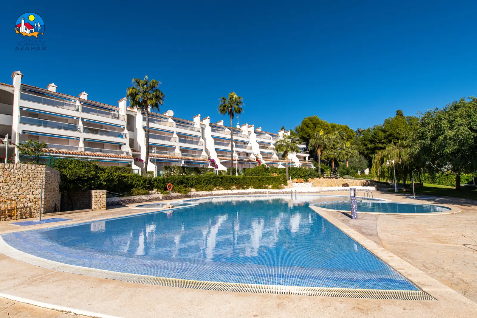 Pool der Ferienwohnungen Jardines del Puerto am Jachthafen Las Fuentes in Alcossebre